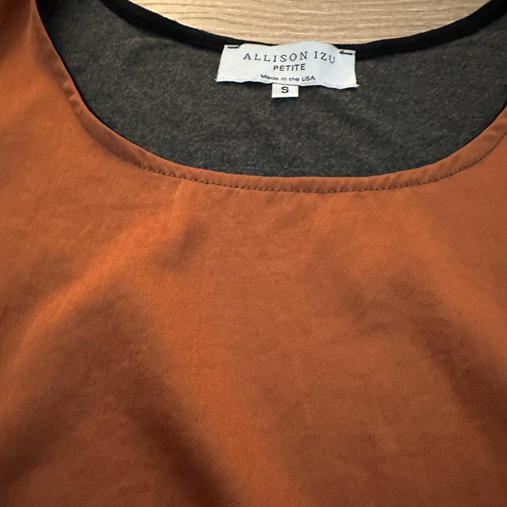Allison Izu bronze and dark gray Top - Picture 5 of 5
